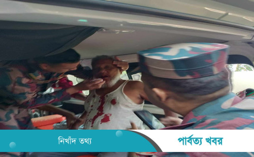 সাজেক যাওয়ার পথে নিয়ন্ত্রণ হারিয়ে গাছে ধাক্কা তিন পর্যটক আহত